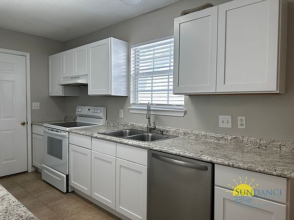 4th image of 1902 Summer Hills Ln