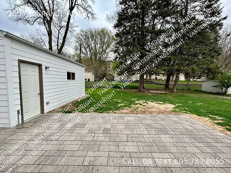 1604 S Grange Ave — Photo 24
