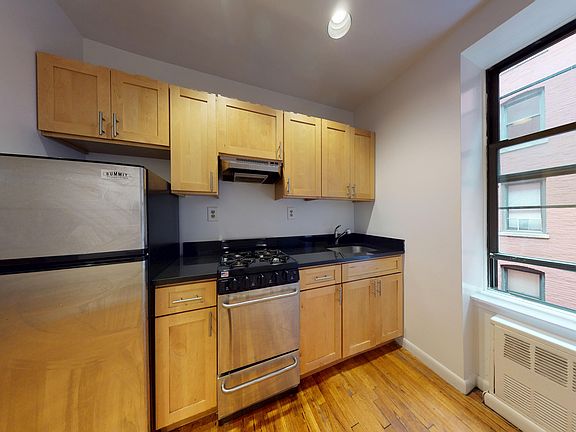 5th image of 415 E 73rd St APT 3C