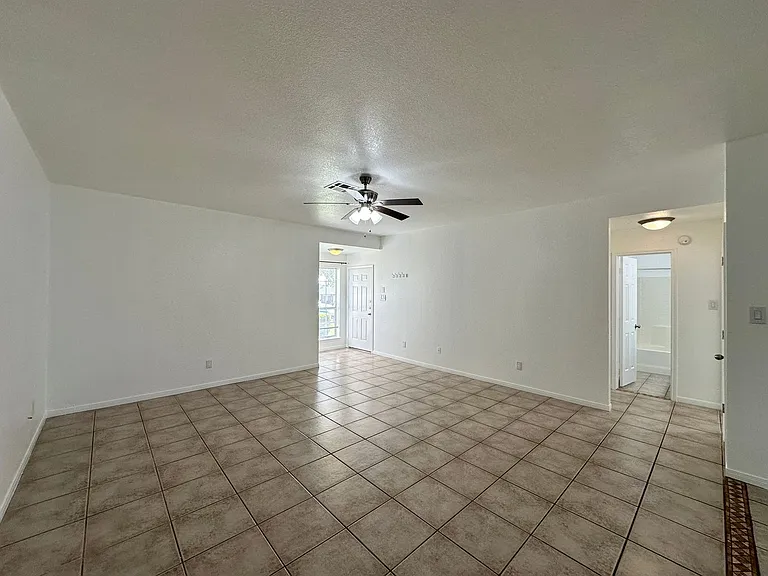 2703 Edgefield St — Photo 7
