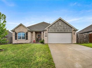 1111 Tulip St, Centerton, AR 72719