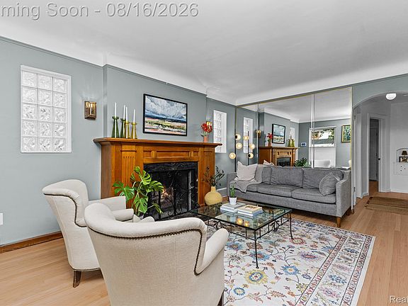 4th image of 16166 Wildemere St