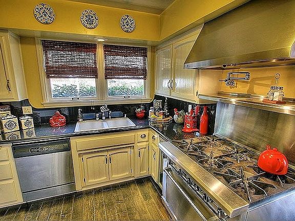 5th image of 2462 Sierra Dr