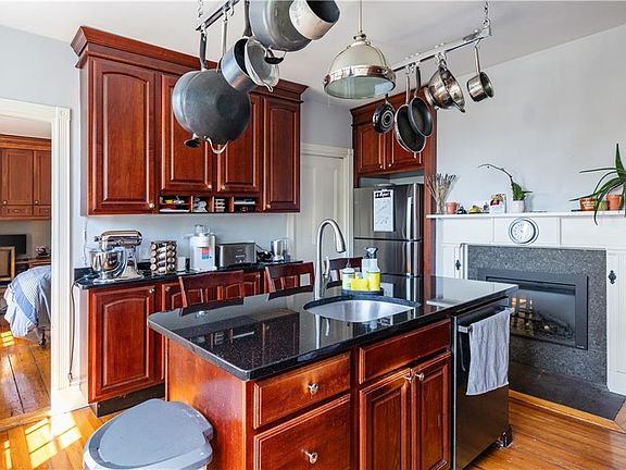 5th image of 48 N Court St Unit 3