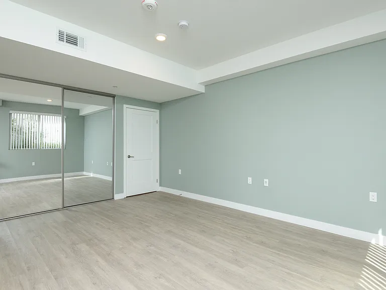 Sherman Way Luxury Apartment Homes — Photo 25