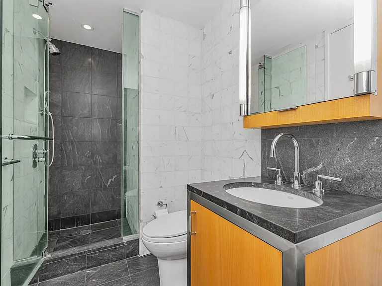 100 W 58th St #3F — Photo 7