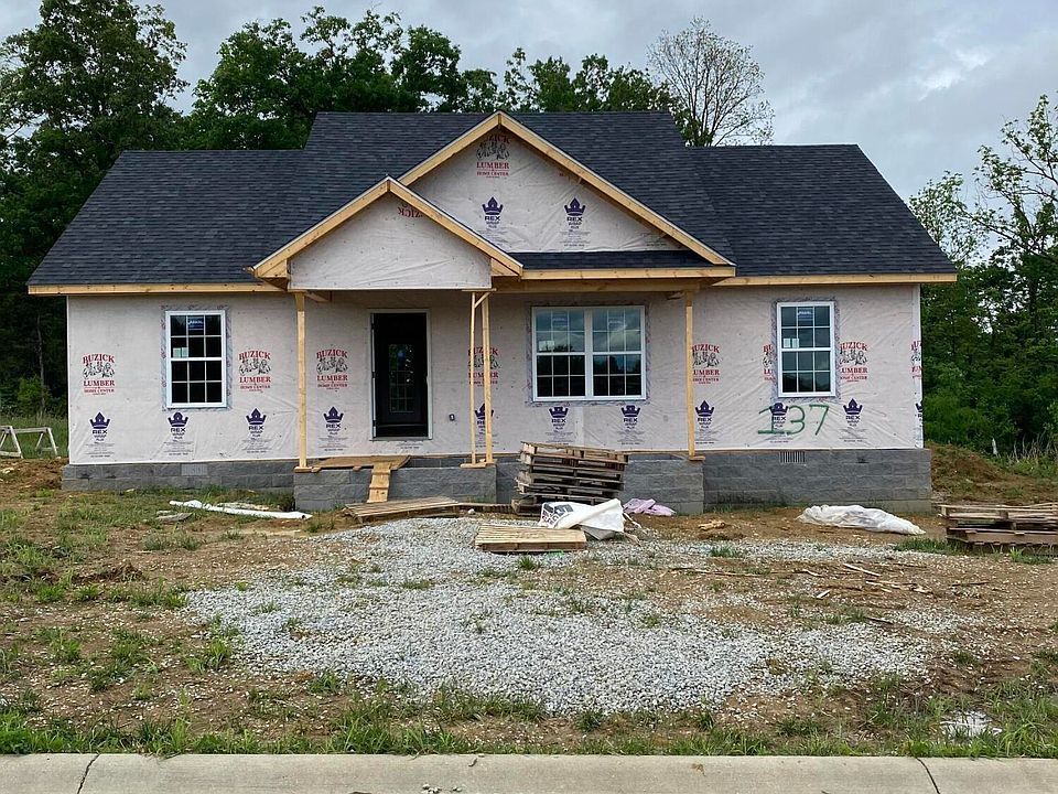 2nd image of 137 Magnolia Dr