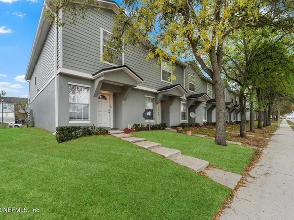 8446 MCGIRTS VILLAGE Lane, Jacksonville, FL 32210