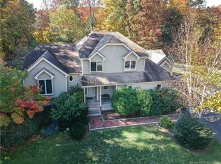 225 Pruett Pl, Oakdale, CT 06370