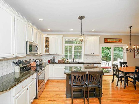5th image of 21 Anna Ct