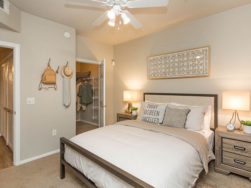 1c1 757 SQFT 1 Bed 1 Bath