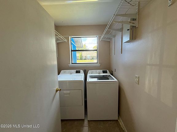 5th image of 100 Rabbit Hill Ln