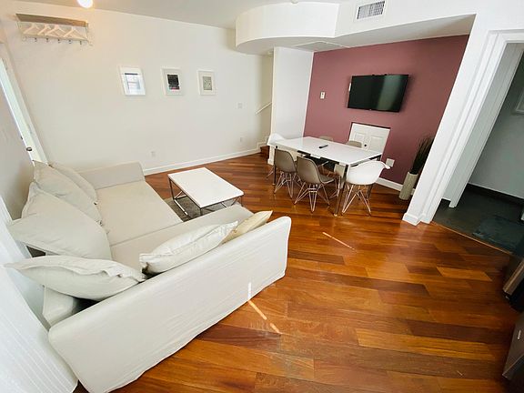 3rd image of 929 Euclid Ave #10