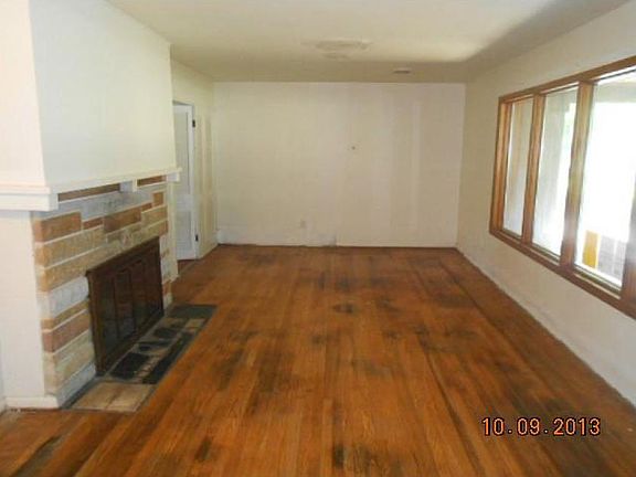 4th image of 5425 Woodside Dr