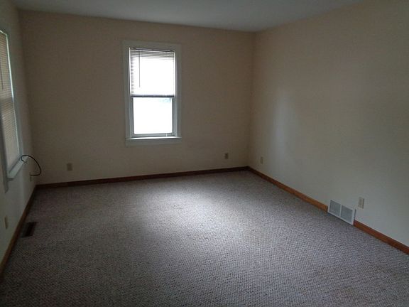 4th image of 510 E Haley St