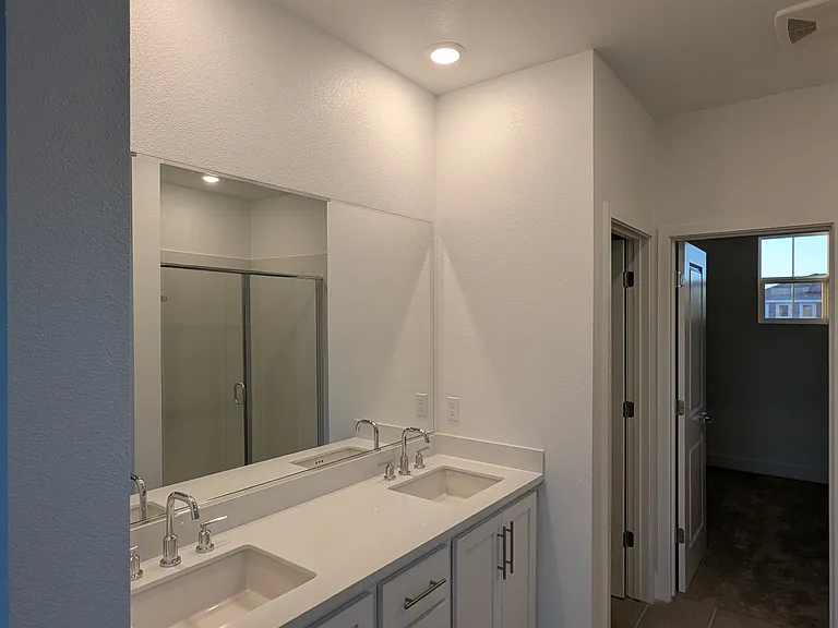 138 W Adriana Dr — Photo 19