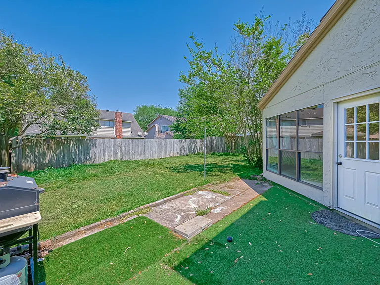 12218 Brighton Ln — Photo 24
