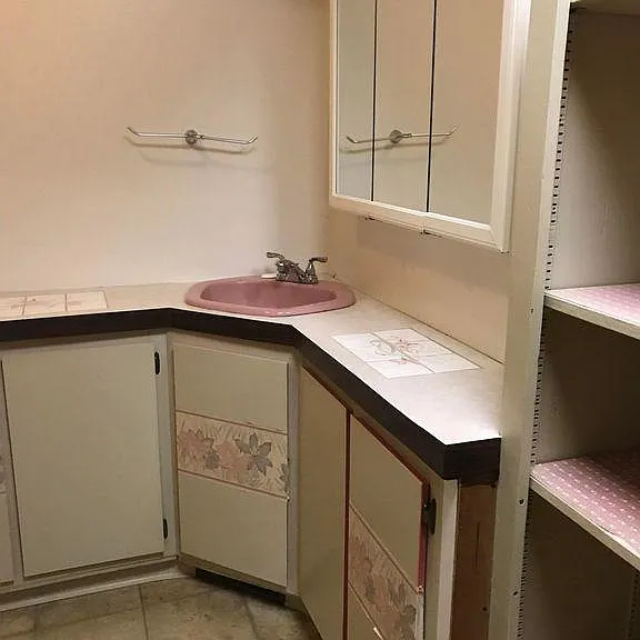 1917 Mills Ave #1 — Photo 3
