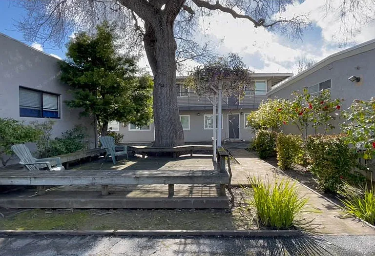 444 Ventura Avenue — Photo 1