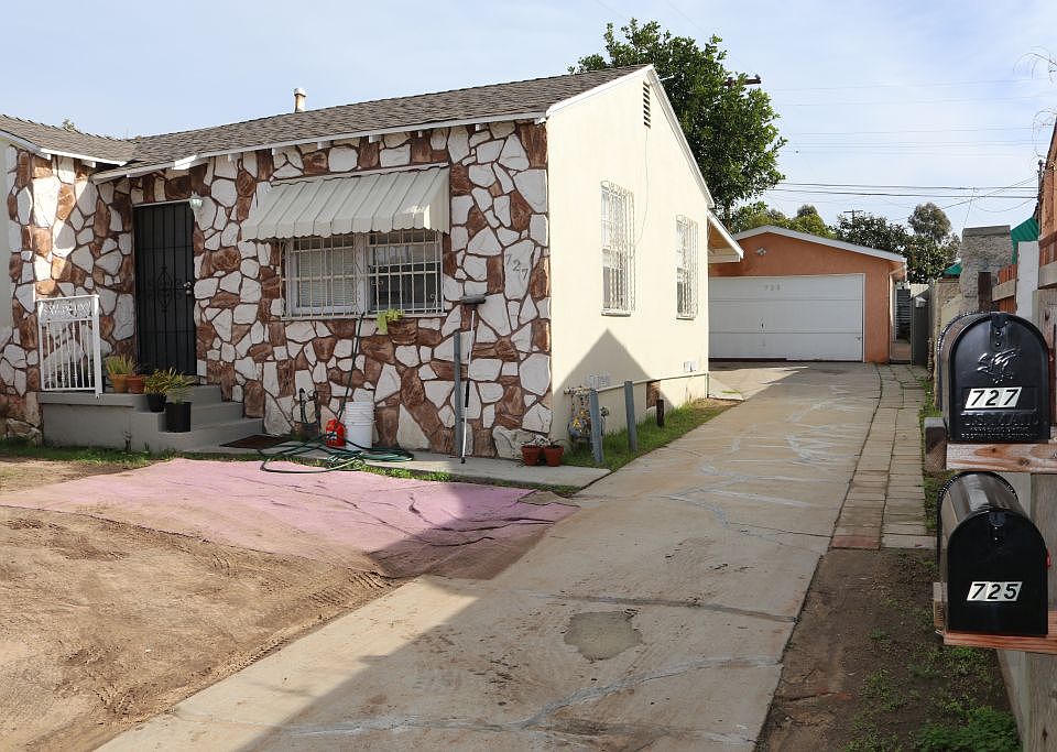 1st image of 725 42nd St