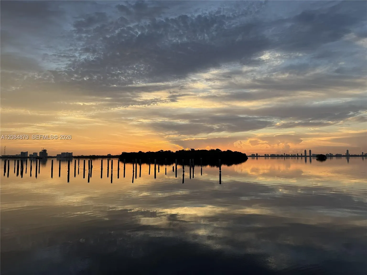 Nirvana Condo No Two Cond — Photo 3