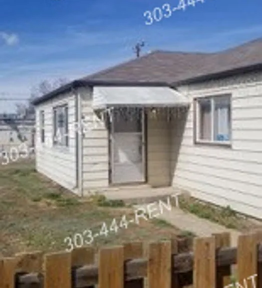 931 & 933 Emporia St — Photo 1