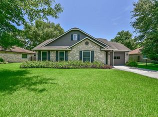 5413 Winding Brook Dr, Dickinson, TX 77539