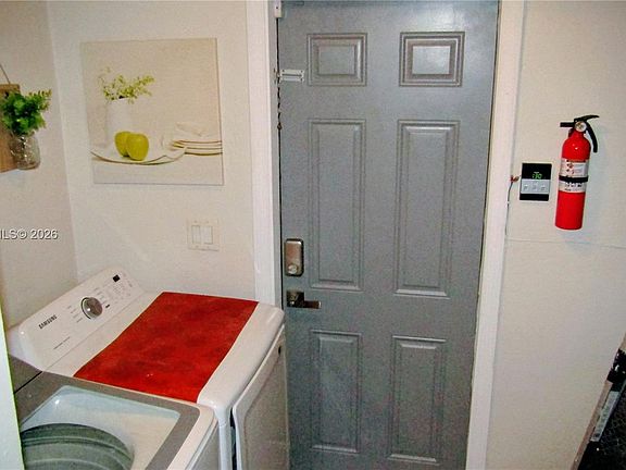 4th image of 7131 Park St