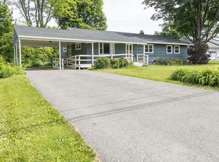49 Harlow Dr, Amherst, MA 01002