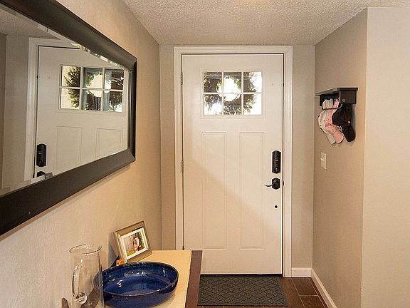 3rd image of 1008 Weathered Wood Cir