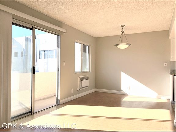4th image of 1621 Federal Ave APT 4