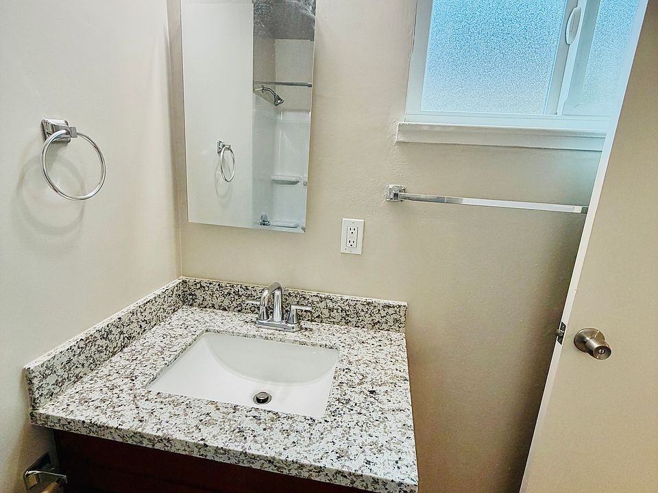 Bathroom vanity