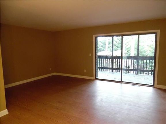 5th image of 4340 N Center St Unit 604