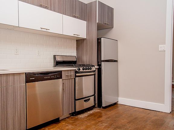 2nd image of 197 Stockholm St APT 2R