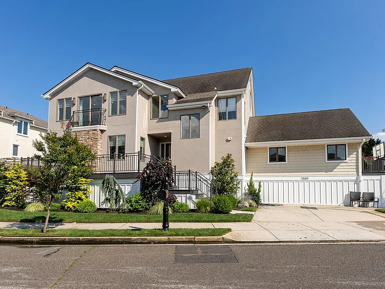 7600 Bayshore Dr — Photo 50