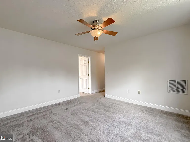 46231 Sylvan Ct — Photo 37
