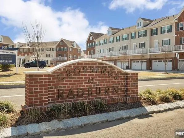12 Plaza Rd #10, Fair Lawn, NJ 07410