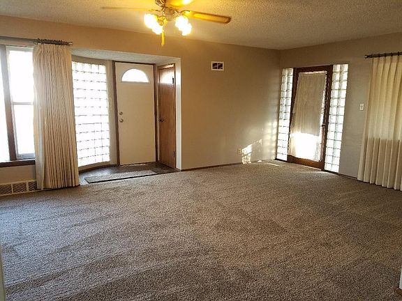 4th image of 808 Sherman St