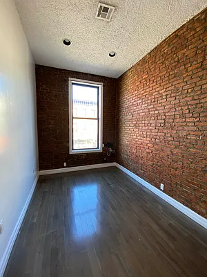 Rented by Hagstrom Management Inc | media 11