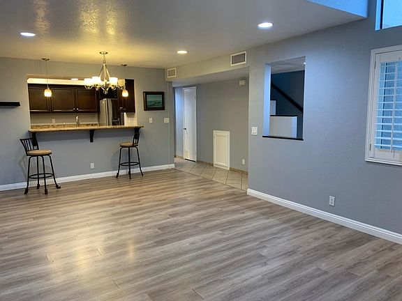 3rd image of 711 S Del Mar Ave APT D
