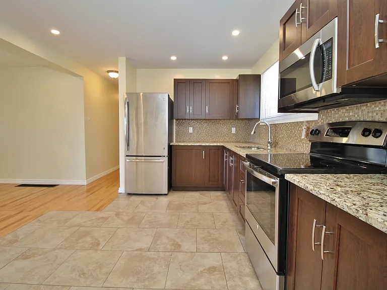 1126 Gateway Rd #1 — Photo 7