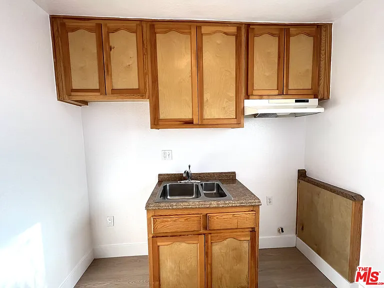 1012 W 109th Pl #1/4 — Photo 6
