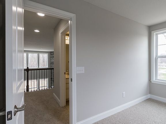 4th image of 10204 Woodlands Dr