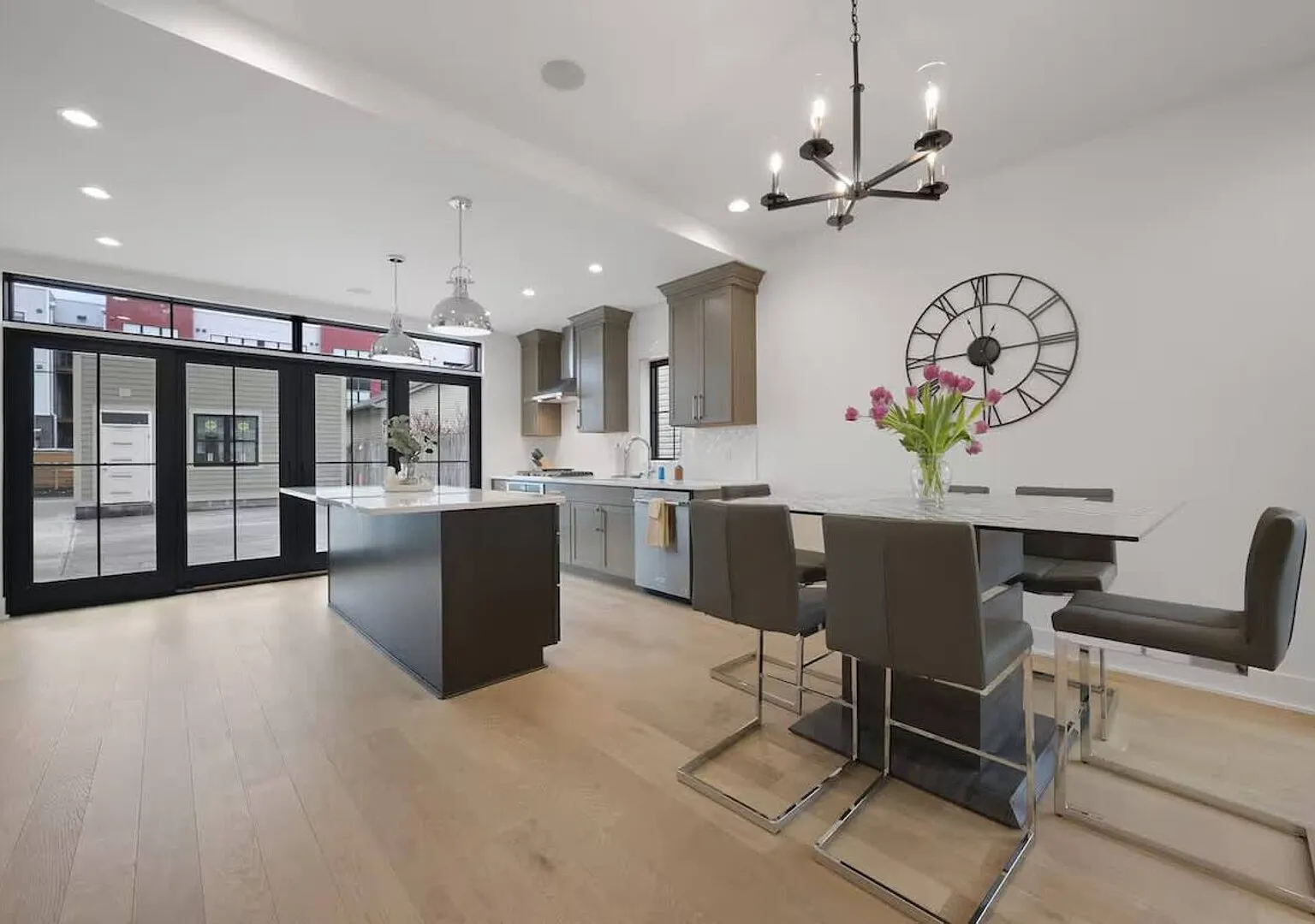Casa Cielo by Jungle House | Walk to High Street | Near Convention — Photo 1