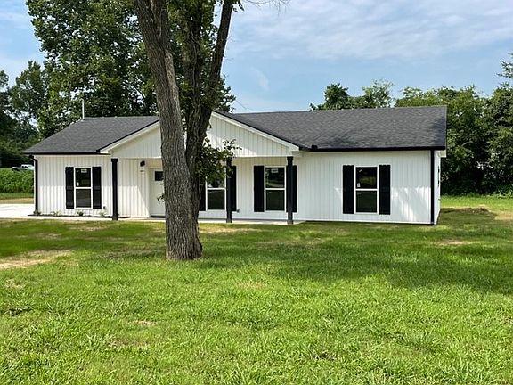2nd image of 136 Broomsage Cir
