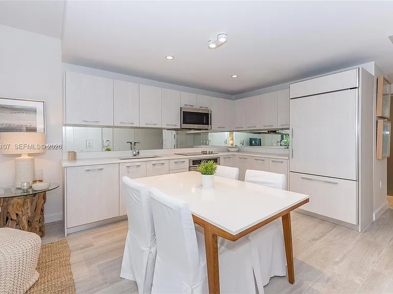 55 SW 9th St #1010 — Photo 5