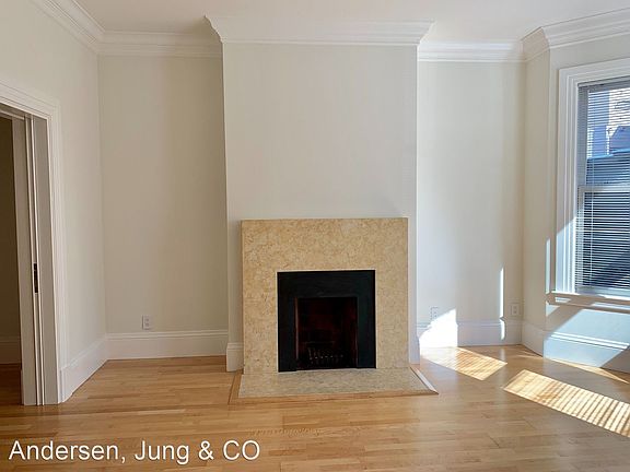 5th image of 28 Pleasant St #28