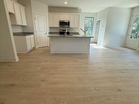 5th image of 1823 Bennett Village Dr