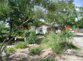 126 Honeysuckle Ln, Castle Hills, TX 78213