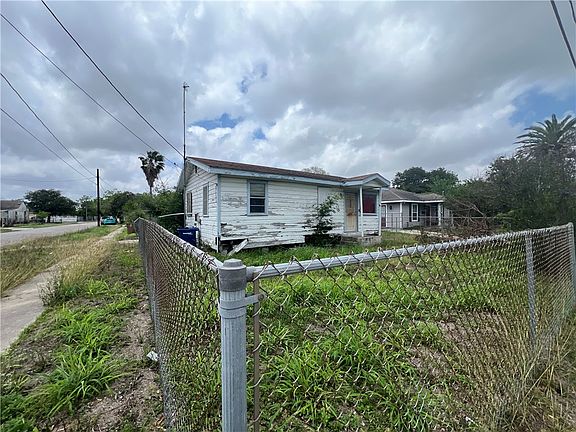 3rd image of 919 S Brownlee Blvd